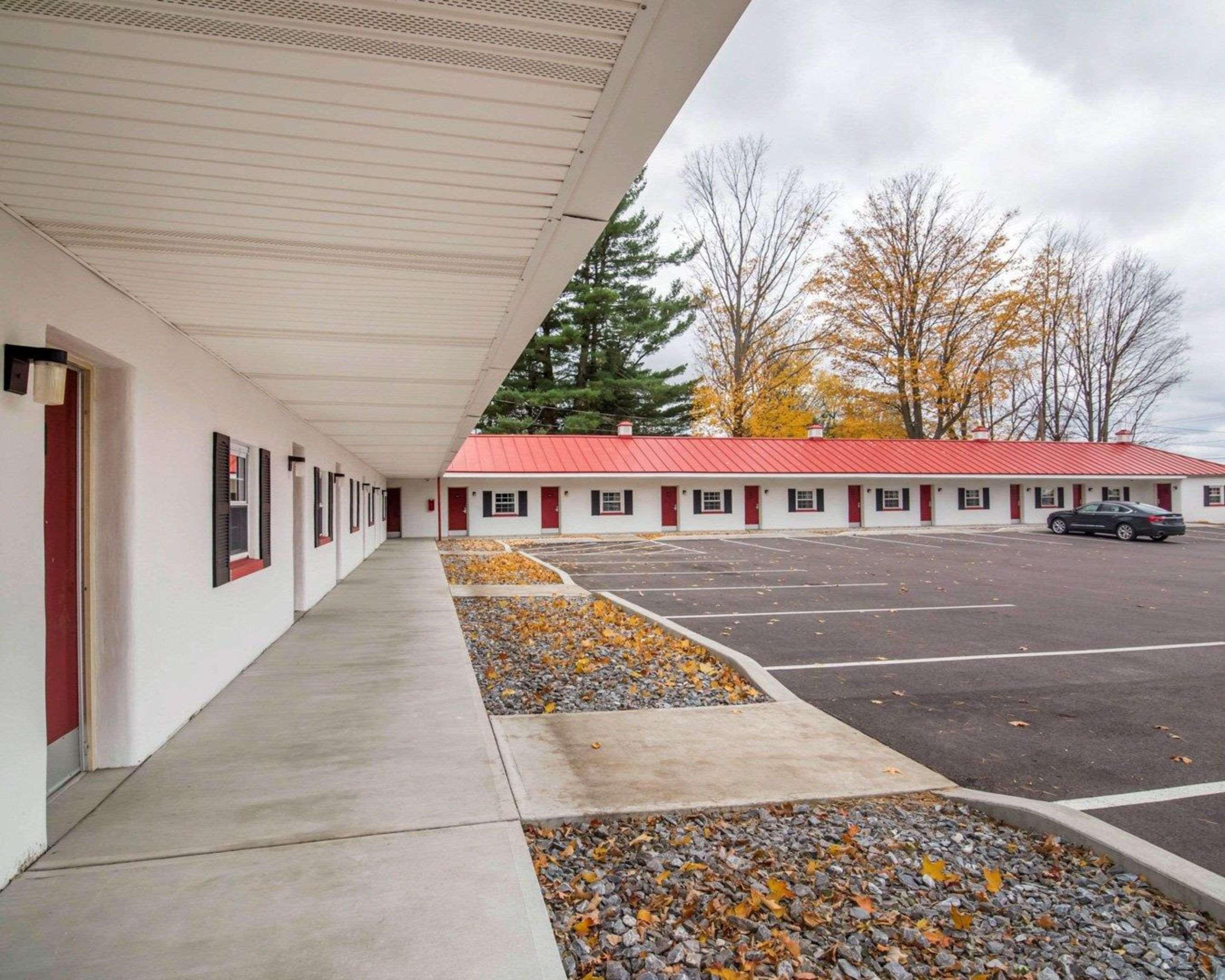 Econo Lodge St Albans Town Saint Albans Exterior photo
